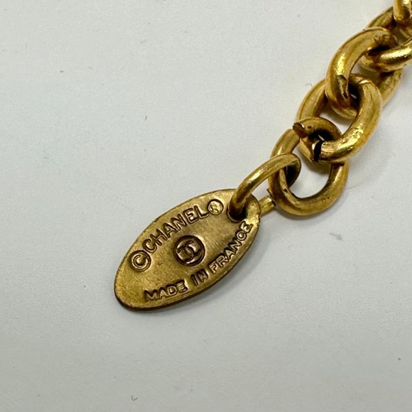 CHANEL 1980s Vintage Gold Logo CC Pendant Triple Chain Belt main image 6